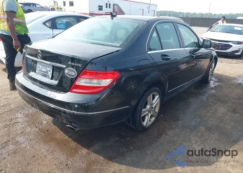 2009 Mercedes-Benz C 300 Luxury 4Matic/Sport 4Matic из США, поврежденный, VIN WDDGF81X69R066882